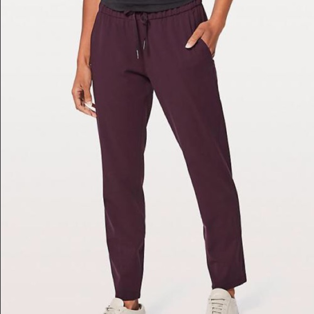 Lululemon On the Fly 7/8 pant - only worn twice
